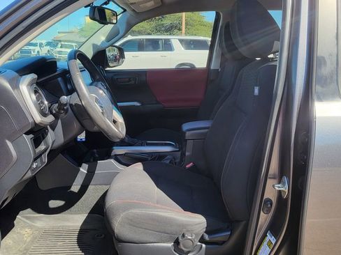 Used 2017 Toyota Tacoma SR5 image 22