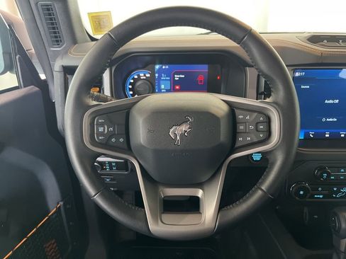 Used 2024 Ford Bronco Badlands w/ Sasquatch Package AWD/4WD image 5