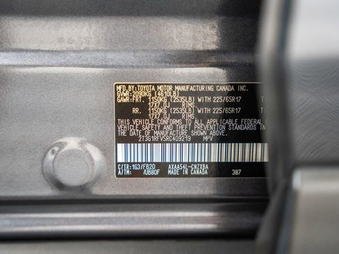 Used 2024 Toyota RAV4 LE AWD/4WD image 37