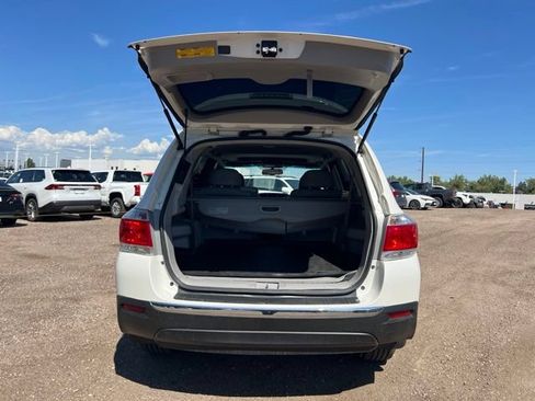Used 2012 Toyota Highlander Limited w/ Tow Pkg AWD/4WD image 28