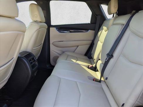 Used 2018 Cadillac XT5 FWD w/ LPO, Wheel Lock Package image 14