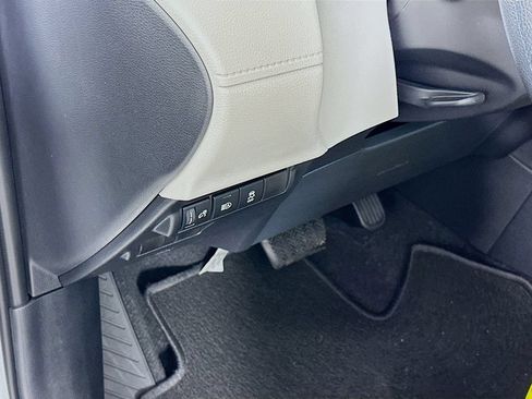 Certified 2026 Toyota Corolla Cross L FWD image 10