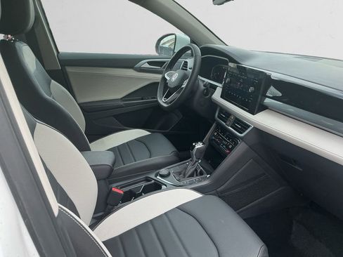 New 2025 Volkswagen Taos SEL image 15