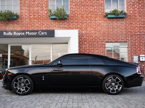 Used 2017 Rolls-Royce Wraith image 3