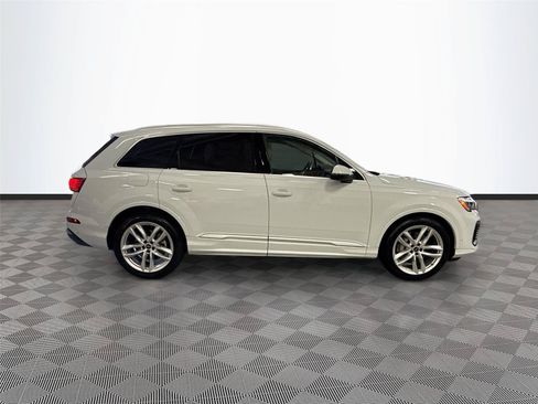 Certified 2025 Audi Q7 3.0T Premium Plus AWD/4WD image 8