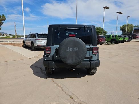 Used 2015 Jeep Wrangler Sport w/ Quick Order Package 24S AWD/4WD image 3