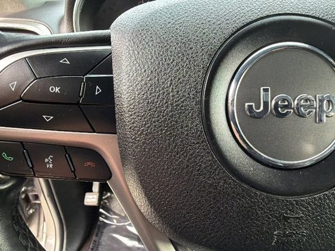 Used 2018 Jeep Grand Cherokee Altitude image 19