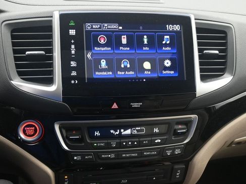 Used 2016 Honda Pilot Touring image 17