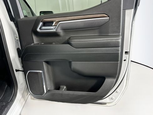 Used 2025 Chevrolet Silverado 1500 LT image 30