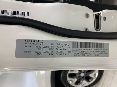 Used 2018 Jeep Compass Limited w/ Navigation Group image 14