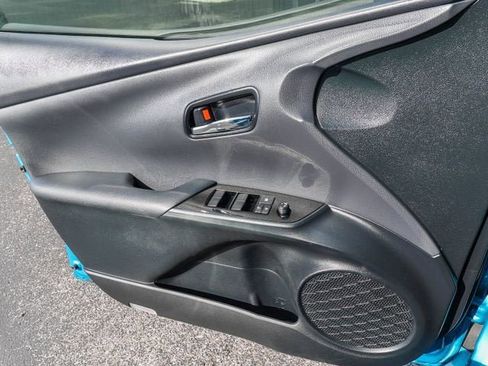 Used 2021 Toyota Prius Prime LE FWD image 13