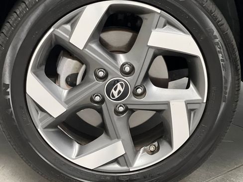 Used 2025 Hyundai Venue SEL FWD image 56