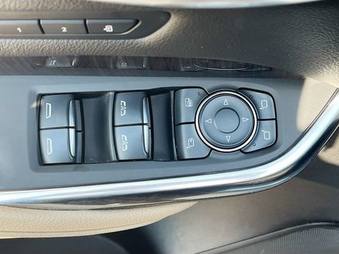 Used 2024 Cadillac XT4 Premium Luxury w/ Technology Package FWD image 18