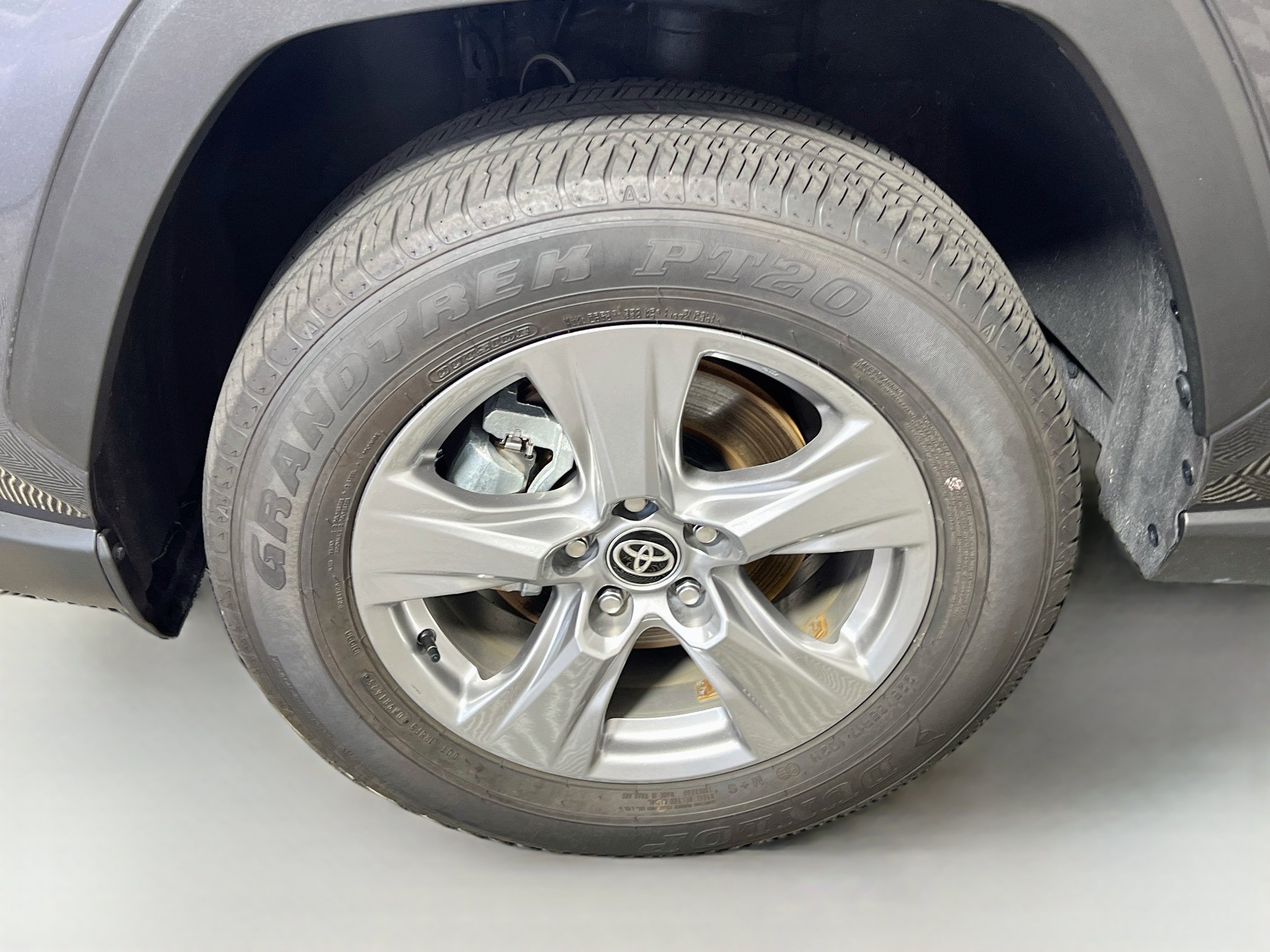 Used 2025 Toyota RAV4 XLE FWD image 14