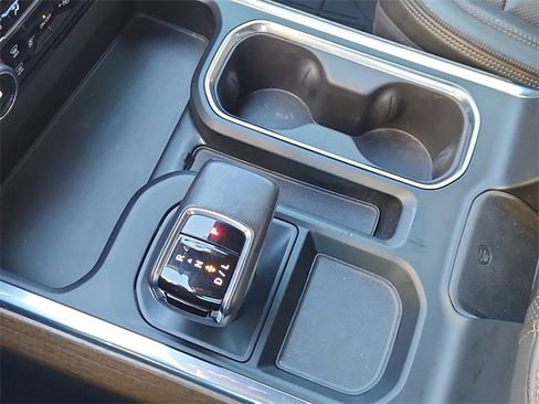 Used 2022 Chevrolet Silverado 1500 High Country w/ High Country Premium Package image 15