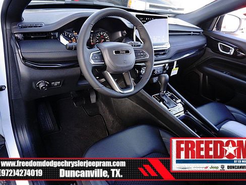 New 2026 Jeep Compass Latitude image 10