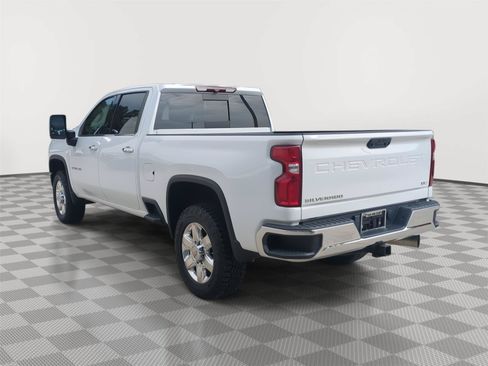Used 2022 Chevrolet Silverado 2500 LTZ AWD/4WD image 3