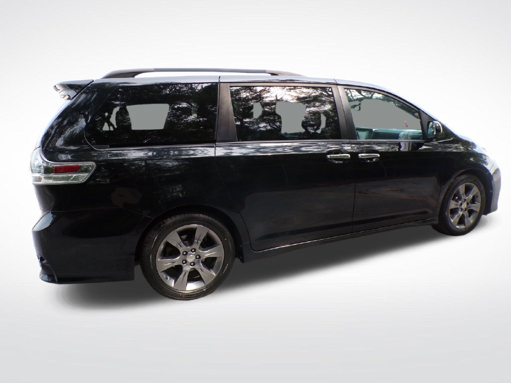 Used 2016 Toyota Sienna SE FWD image 8