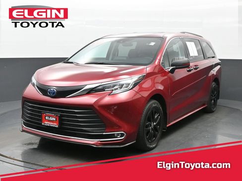 Used 2023 Toyota Sienna XLE FWD image 1