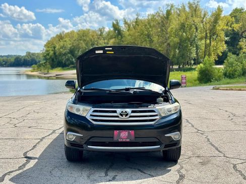 Used 2012 Toyota Highlander SE w/ Tow Pkg AWD/4WD image 13
