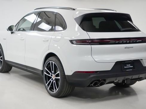 New 2026 Porsche Cayenne E-Hybrid image 3