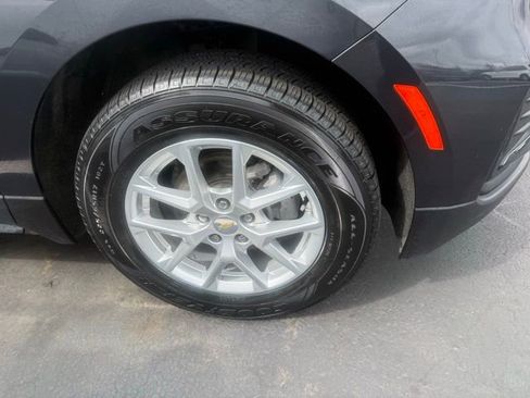 Used 2022 Chevrolet Equinox LS image 4