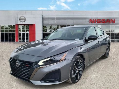 Certified 2025 Nissan Altima 2.5 SR w/ SR Premium Package image 10