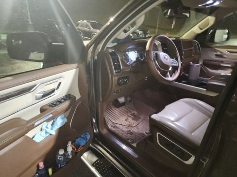 Used 2019 RAM 1500 Laramie image 7