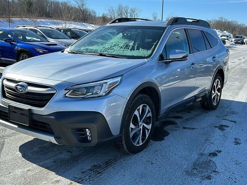 Used 2020 Subaru Outback Limited image 3