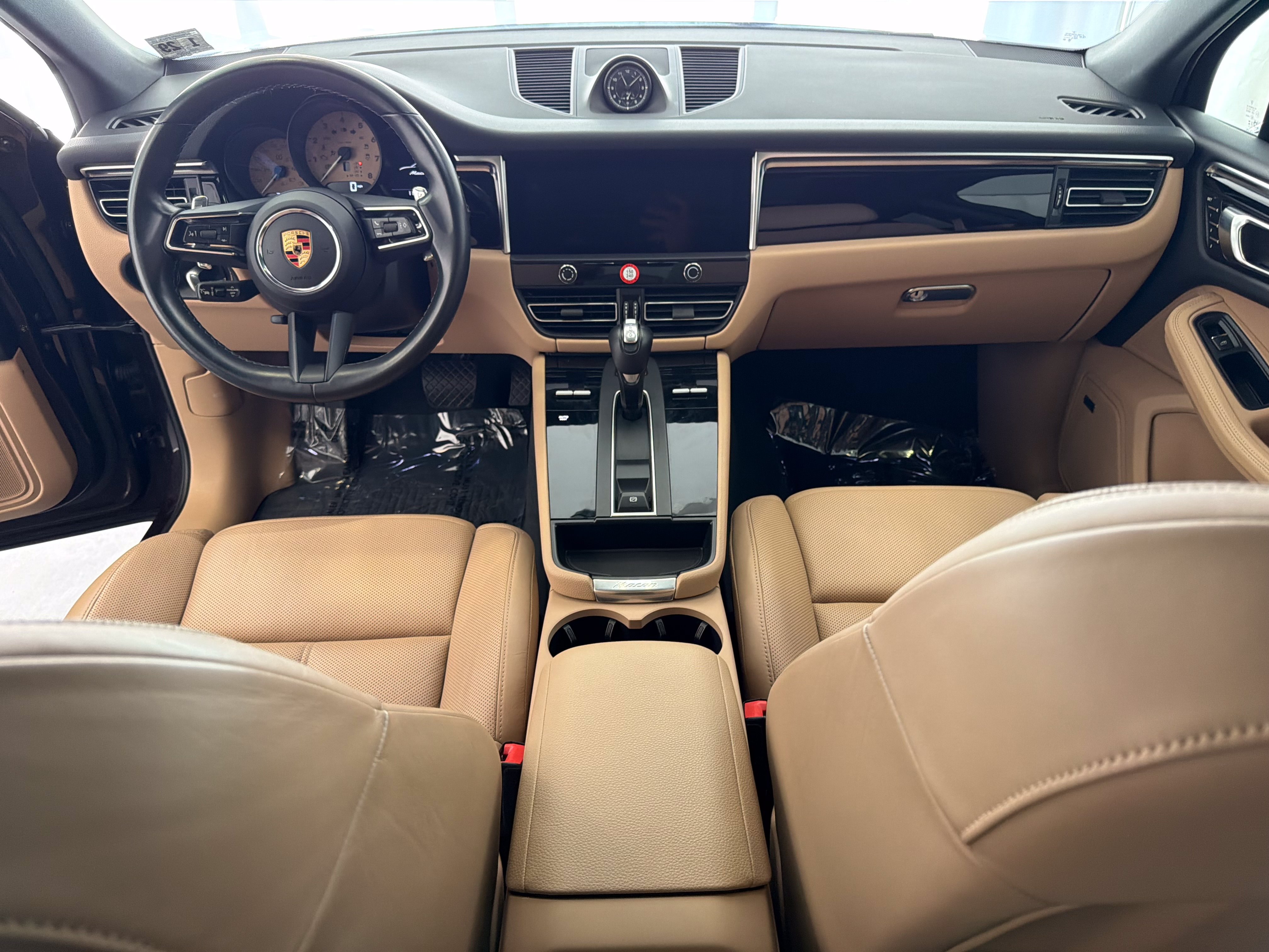 Certified 2024 Porsche Macan AWD/4WD image 17