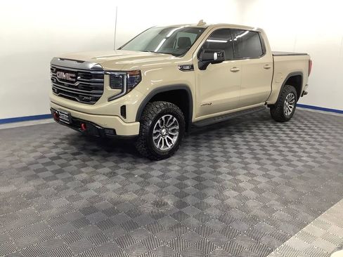 Used 2022 GMC Sierra 1500 AT4 w/ AT4 Premium Package AWD/4WD image 1