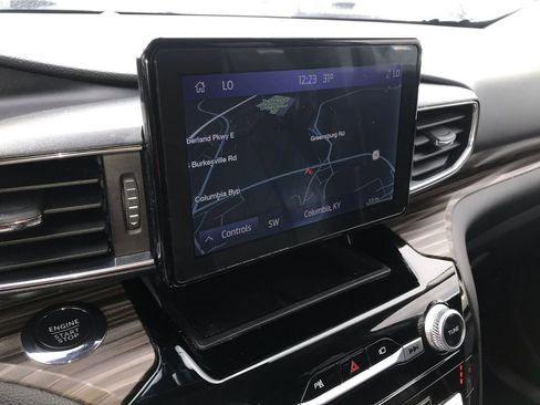 Used 2022 Ford Explorer Limited image 16