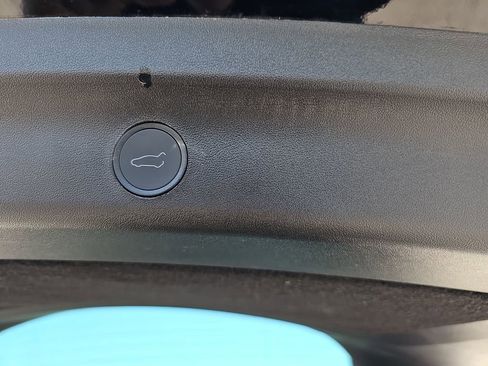 Used 2023 Tesla Model Y AWD image 17