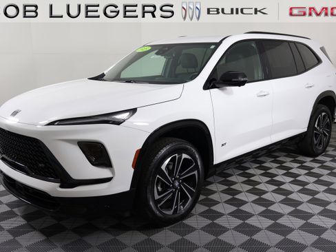 Certified 2025 Buick Enclave Sport Touring AWD/4WD image 5