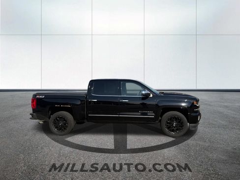 Used 2017 Chevrolet Silverado 1500 LTZ Z71 w/ LTZ Plus Package AWD/4WD image 5