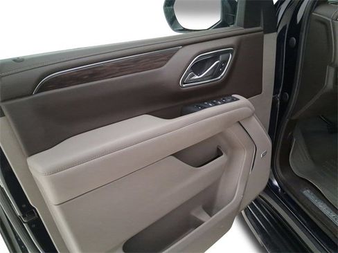 Used 2021 Chevrolet Suburban LT image 13