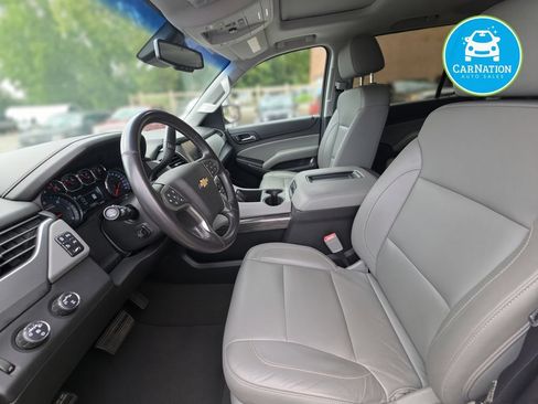 Used 2018 Chevrolet Suburban LT AWD/4WD image 6