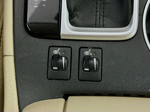 Used 2019 Toyota Highlander XLE image 26