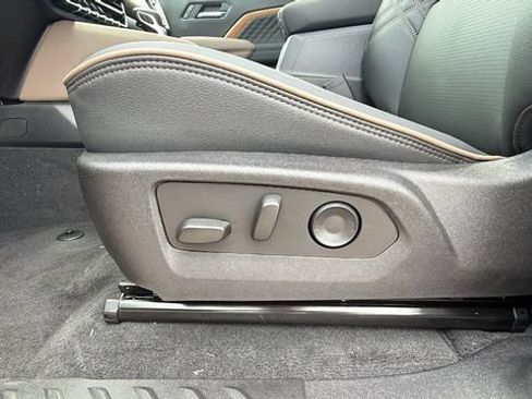 New 2026 GMC Canyon Denali AWD/4WD image 17