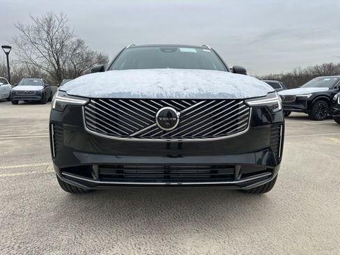 New 2026 Volvo XC90 T8 Plus w/ Protection Package Premier image 2
