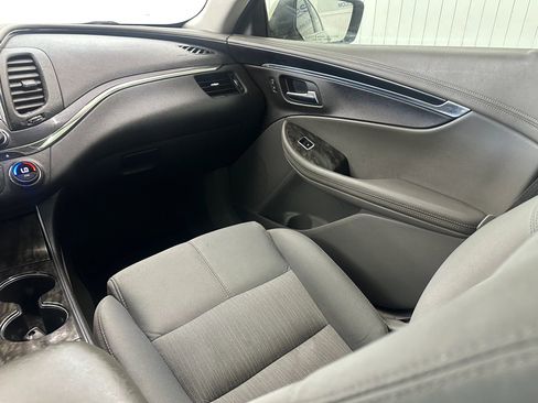Used 2014 Chevrolet Impala LT image 17