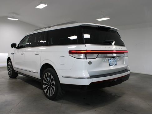 Used 2024 Lincoln Navigator L Reserve AWD/4WD image 7