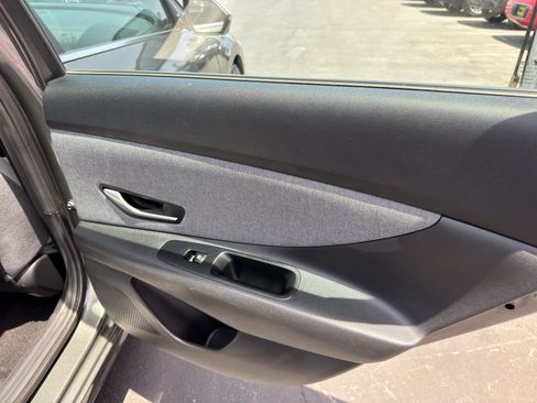 Used 2024 Hyundai Elantra Limited FWD image 13