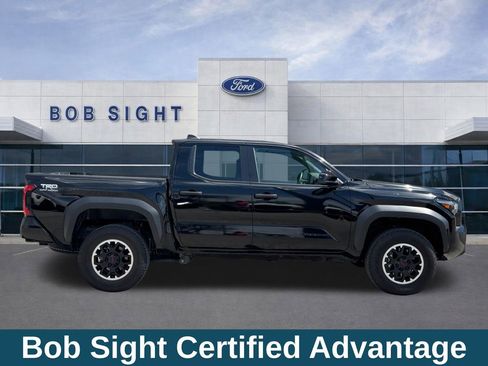 Used 2024 Toyota Tacoma TRD Off-Road image 4