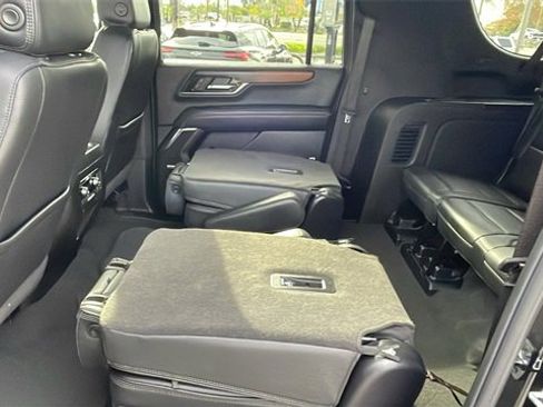 Used 2025 GMC Yukon XL Denali image 12