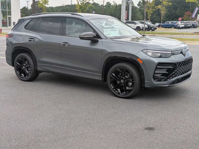 New 2026 Volkswagen Tiguan SE R-Line AWD/4WD image 2