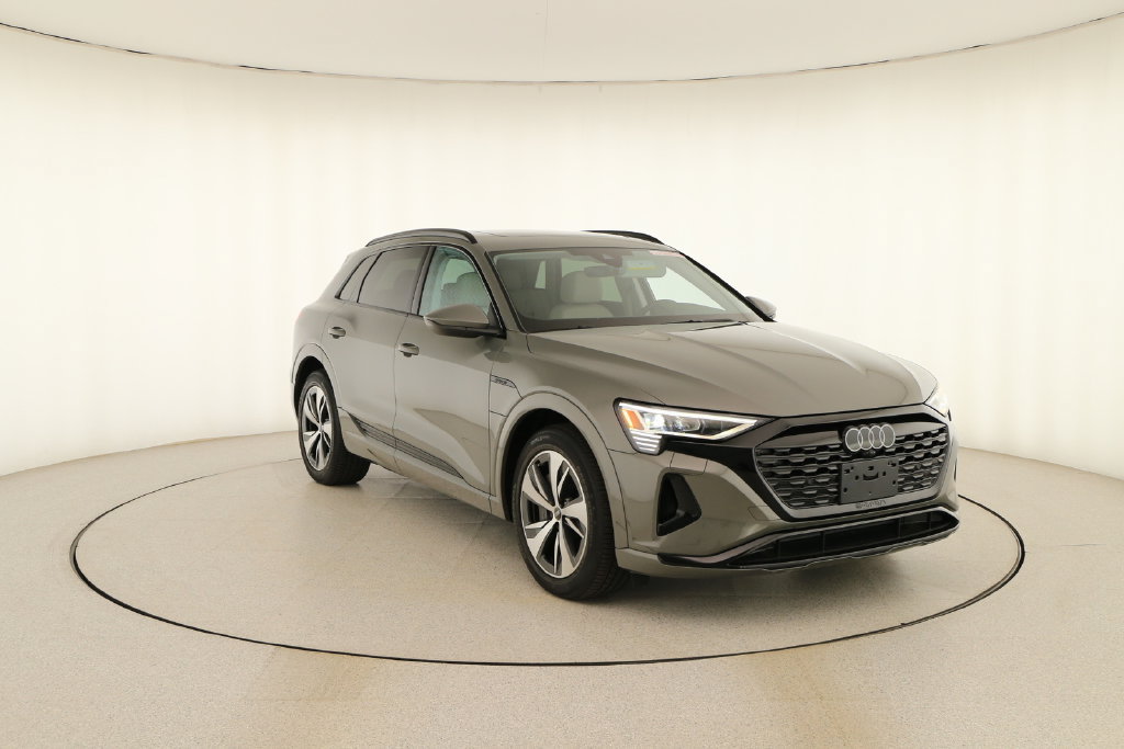 Certified 2024 Audi Q8 e-tron Premium AWD/4WD image 10