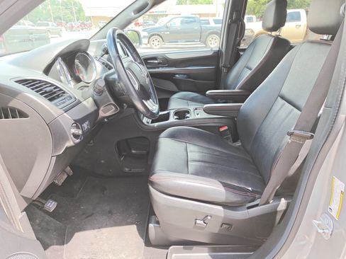 Used 2019 Dodge Grand Caravan GT FWD image 18