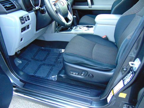 Used 2012 Toyota 4Runner SR5 image 5