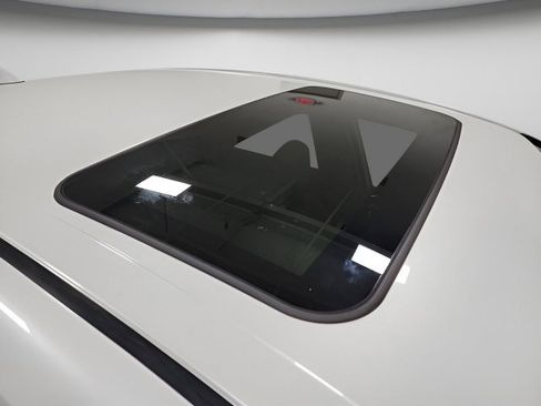 Used 2019 Toyota Camry SE image 16